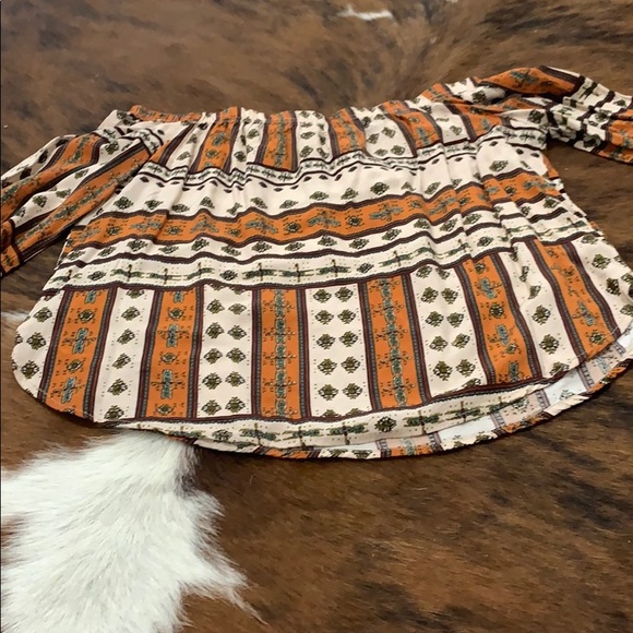 Super cute off-shoulder blouse - Picture 3 of 4